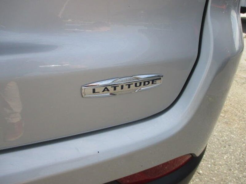 Used 2024 Jeep Compass LatitudeImage 10
