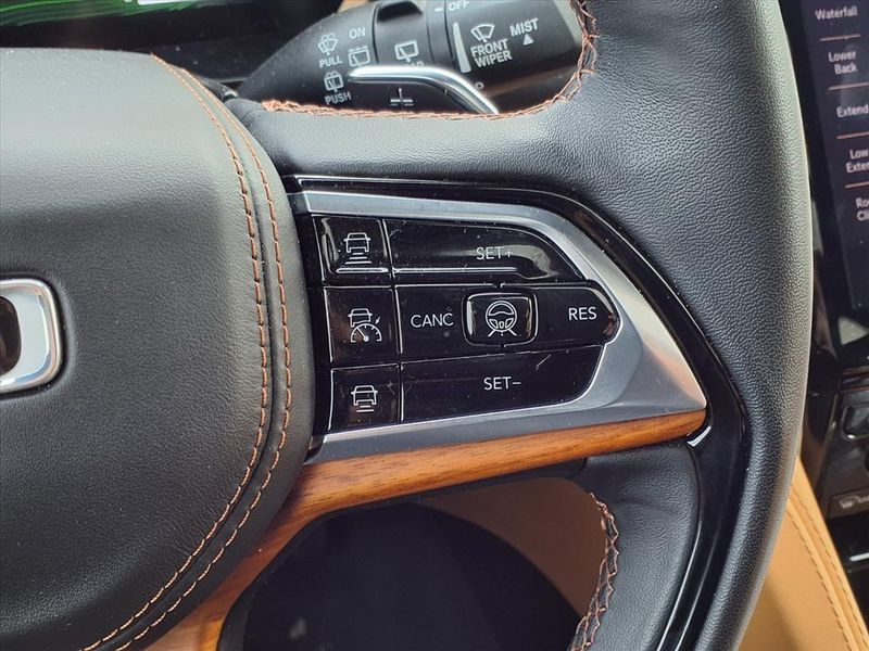 Used 2023 Jeep Grand Cherokee Summit Reserve 4xeImage 21