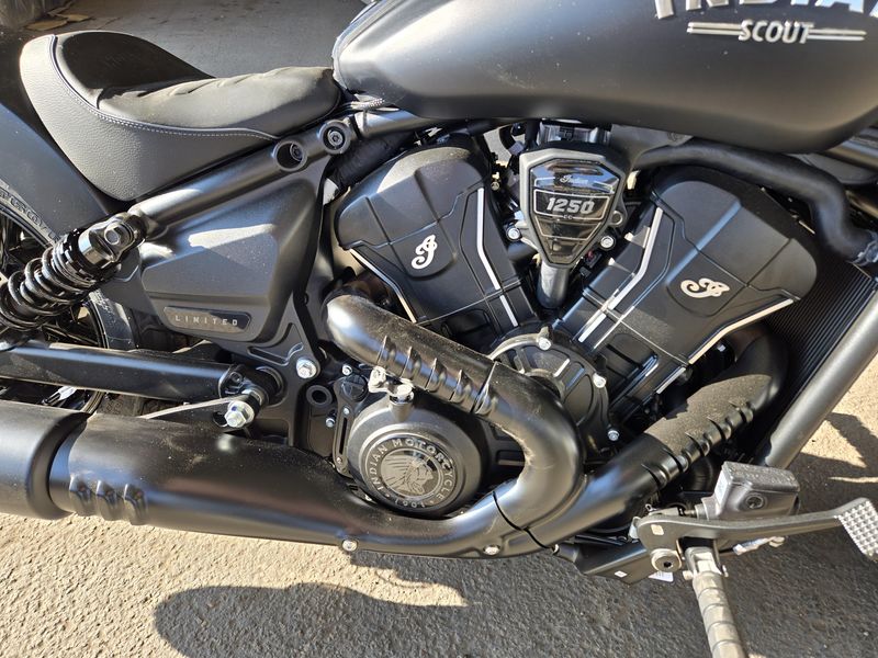 NEW 2025 INDIAN MOTORCYCLE SCOUT BOBBER LIMITED WITH TECHNOLOGY PACKAGE Image 21