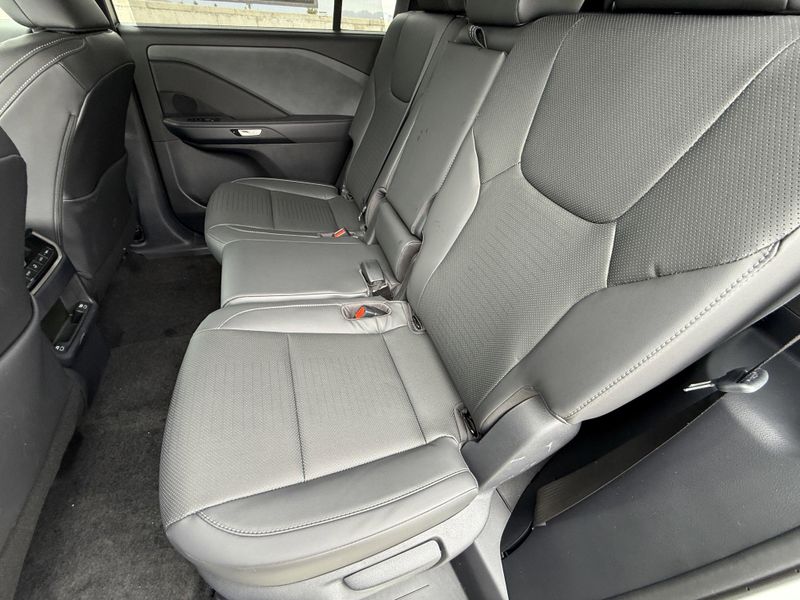 2025 Lexus TX Image 27