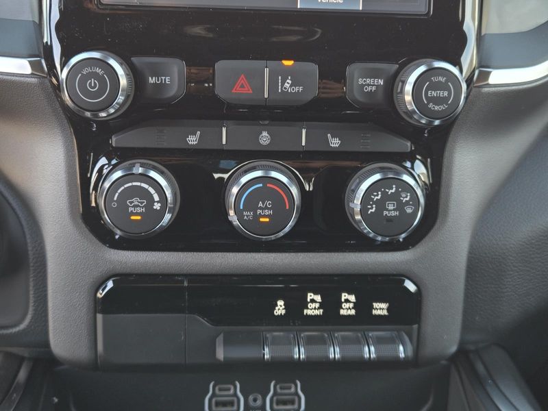 New 2026 RAM 1500 Big Horn Crew Cab 4x4 5'7' Box