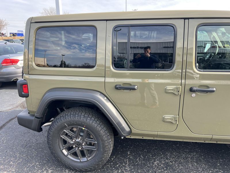 New 2026 Jeep Wrangler 4-door Sport SImage 6