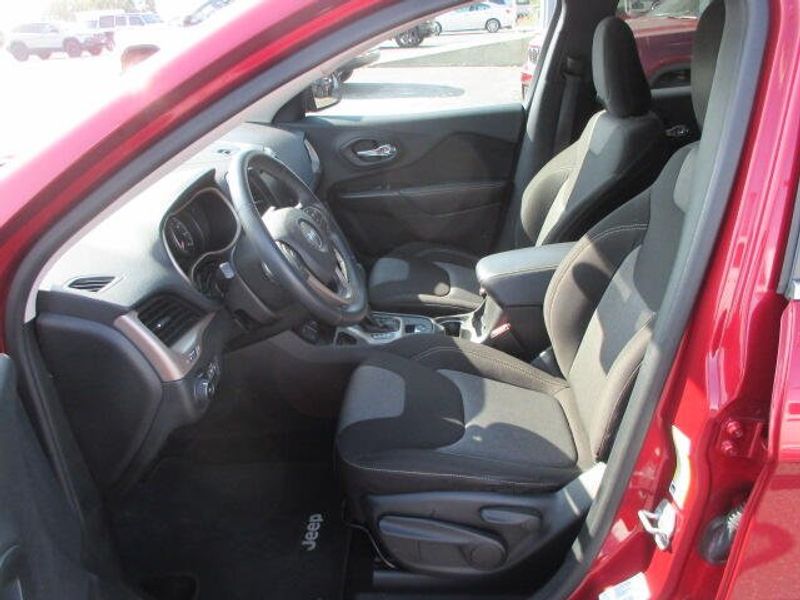 Used 2014 Jeep Cherokee LatitudeImage 15