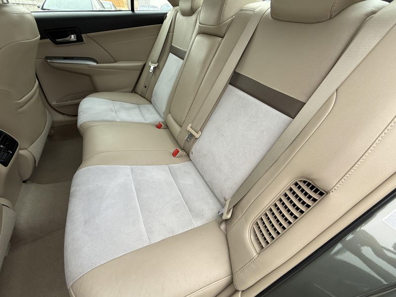 2013 Toyota Camry Hybrid XLEImage 31
