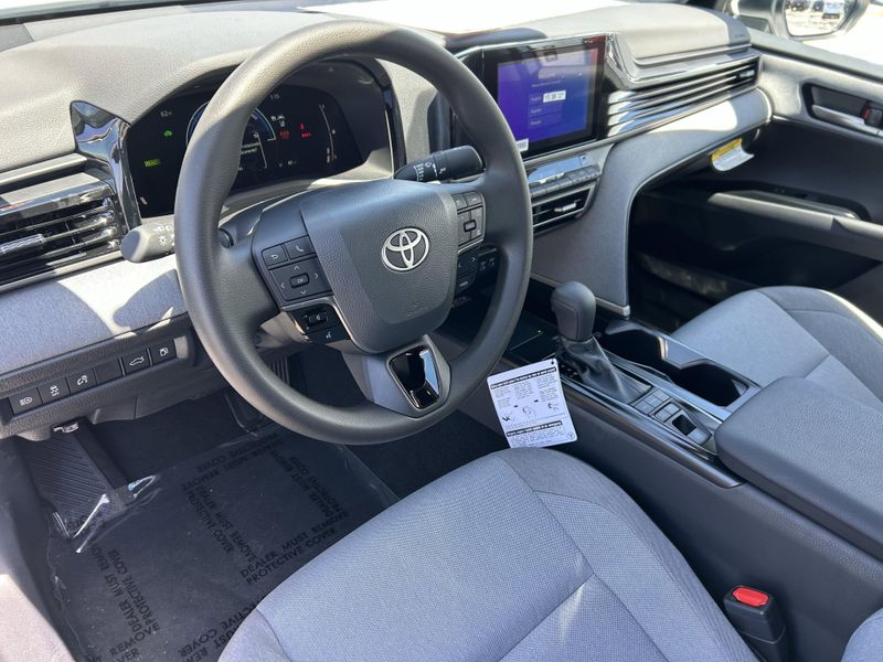 2025 Toyota Camry LEImage 13