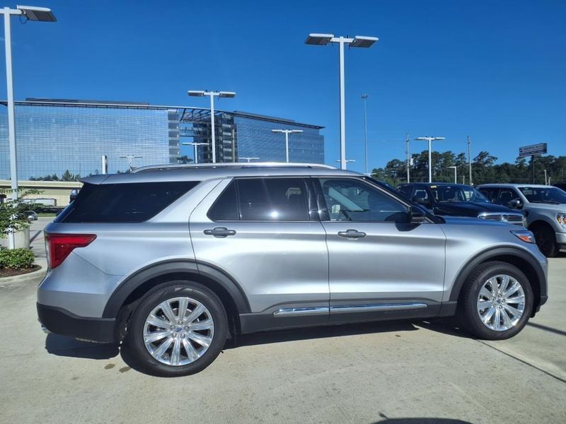 2022 Ford Explorer LimitedImage 10