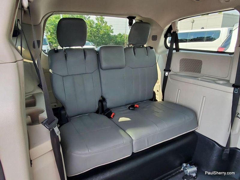 Used 2012 Dodge Grand Caravan SXTImage 22