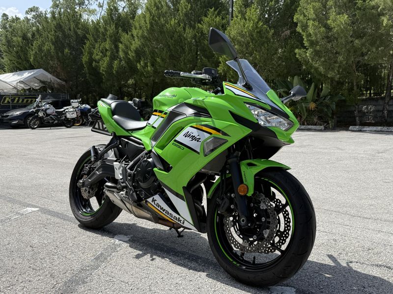 2025 Kawasaki Ninja 650 KRT Edition ABS