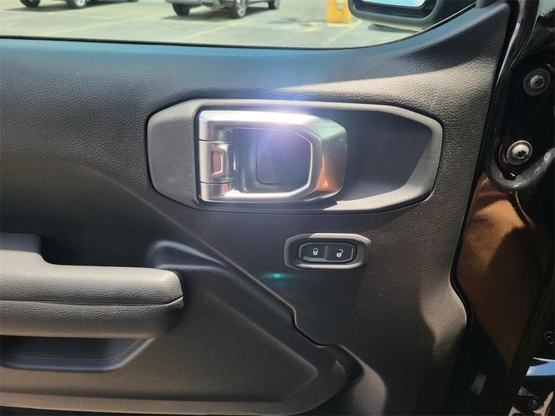 2025 Jeep Wrangler 4-door SportImage 18