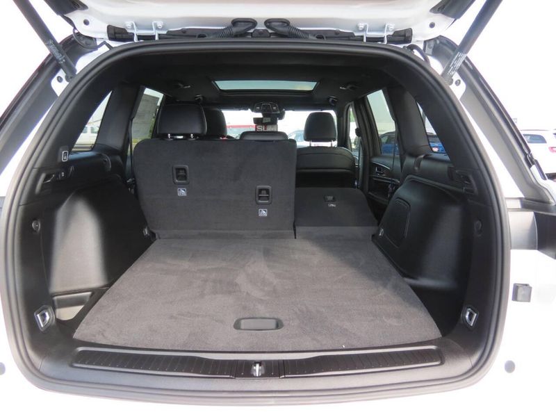 New 2026 Jeep Grand Cherokee Limited Reserve 4x4Image 23