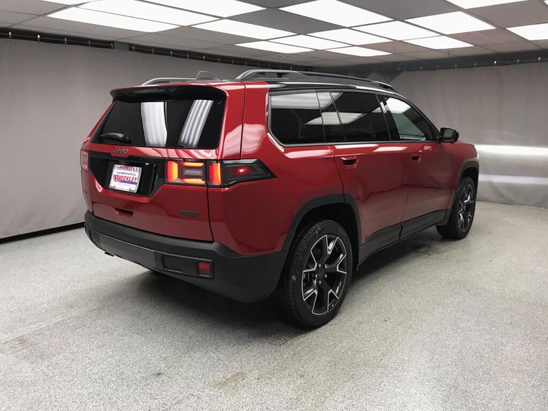 New 2026 Jeep Cherokee Overland 4x4Image 12