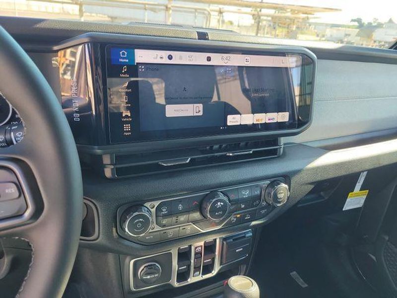 New 2026 Jeep Gladiator Sport S 4x4
