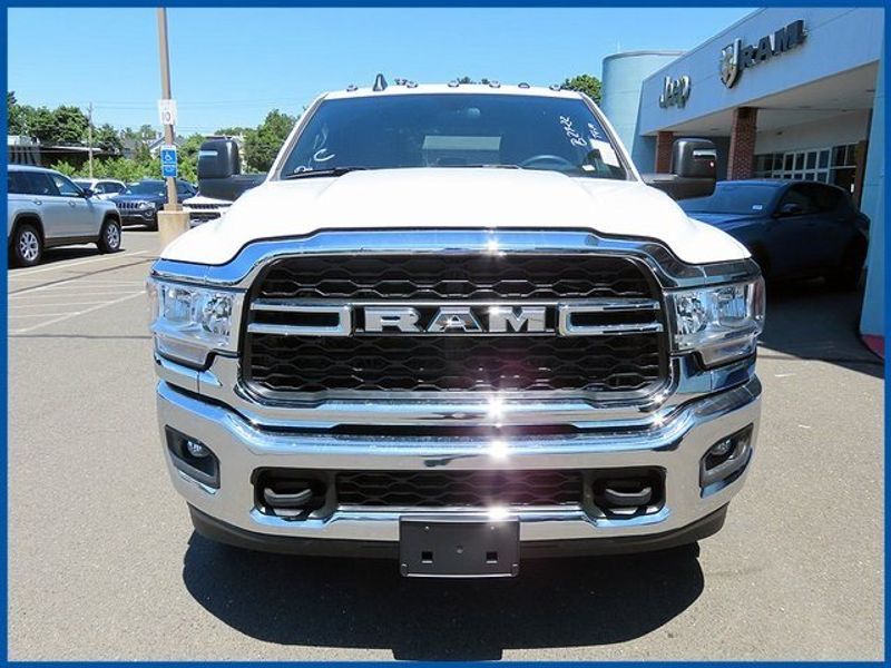 2024 RAM 3500 Chassis Cab TradesmanImage 3