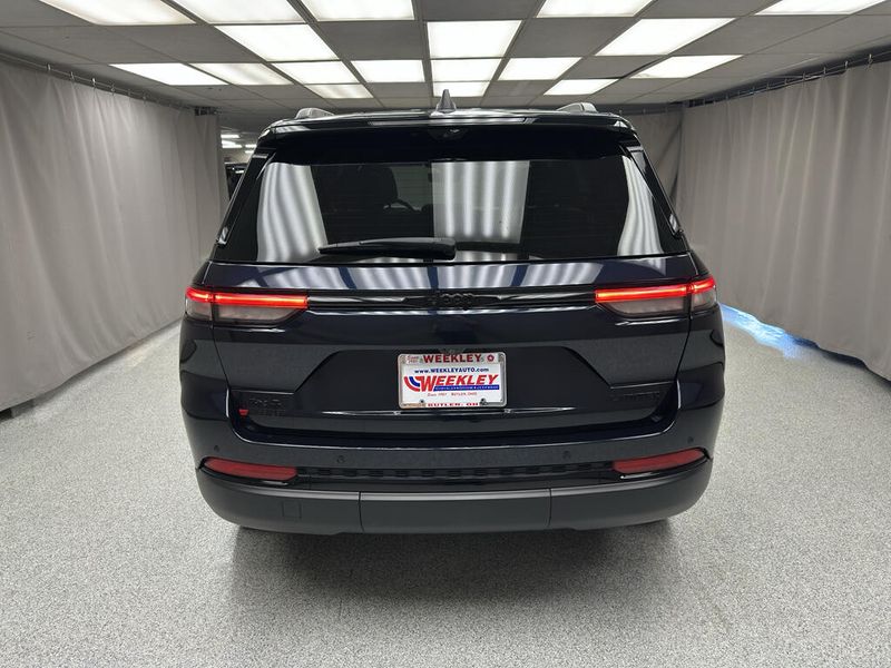 Used 2024 Jeep Grand Cherokee LimitedImage 3