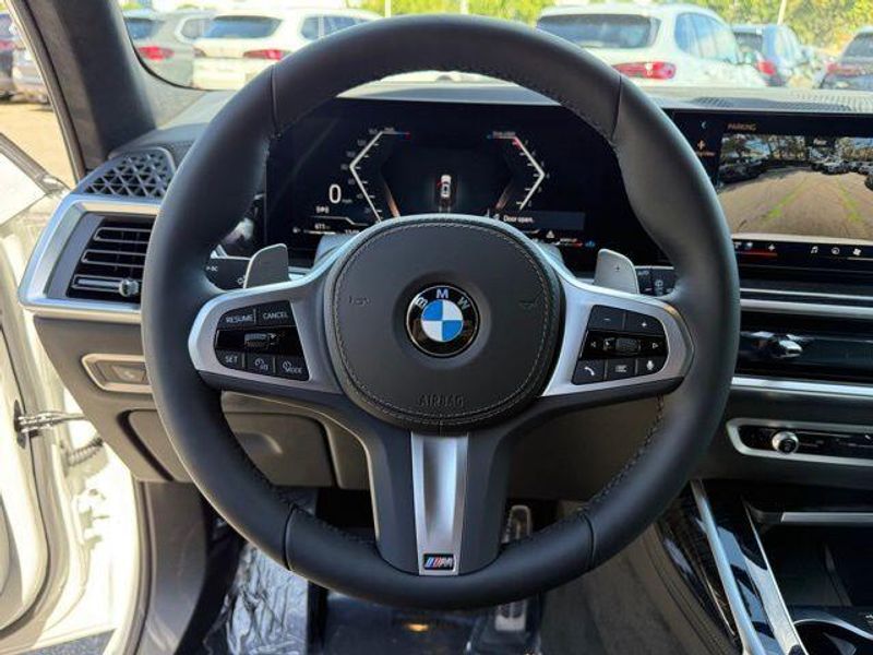 New 2026 BMW X7 xDrive40iImage 19