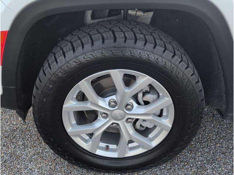 Used 2023 Jeep Grand Cherokee LimitedImage 9
