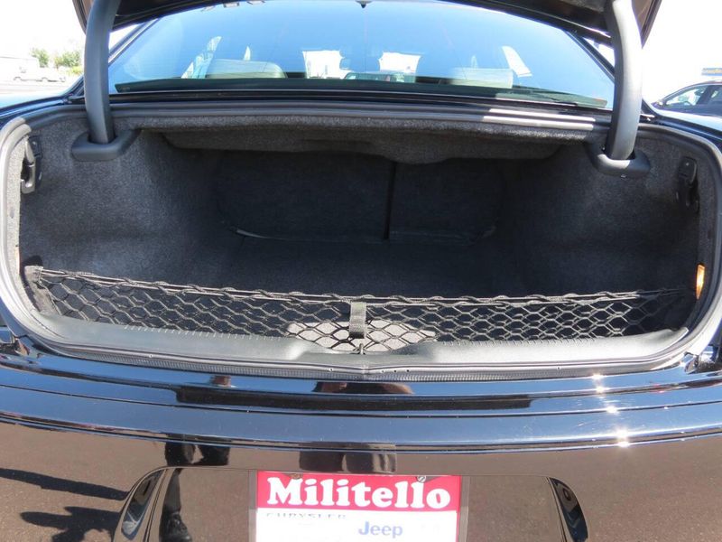 Used 2018 Chrysler 300 S AWD 4dr SedanImage 15