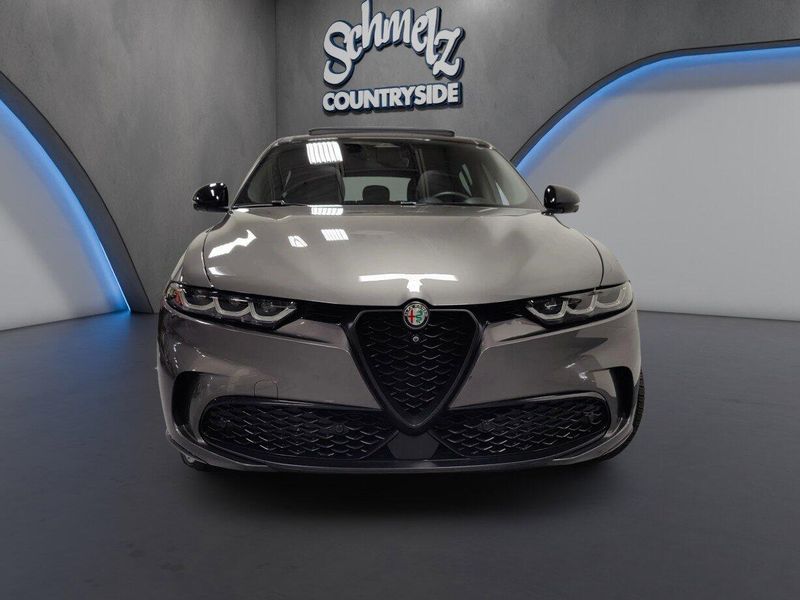 Used 2025 Alfa Romeo Tonale Veloce Premium EAWD w/Sunroof & ActivImage 3