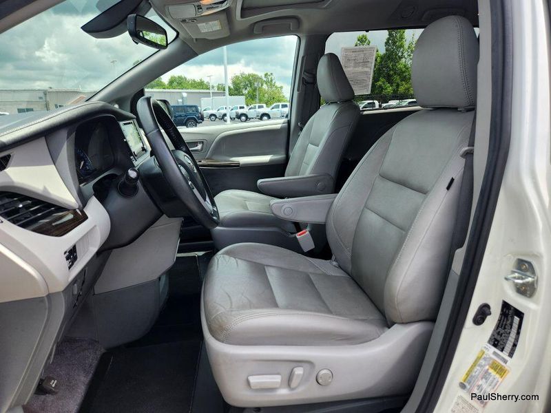Used 2020 Toyota Sienna XLEImage 24