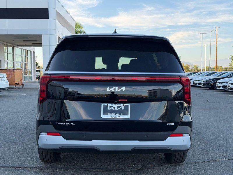 New 2026 Kia Carnival Hybrid LXSImage 6