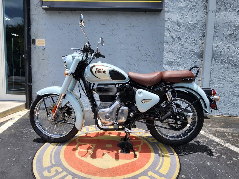 New 2024 Royal Enfield CLASSIC 350 Image 5