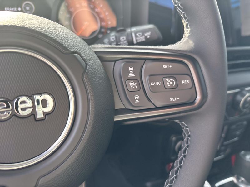 New 2026 Jeep Wrangler 4-door Rubicon XImage 24