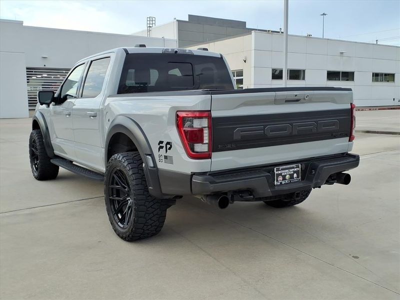 2023 Ford F-150 Raptor photo 13