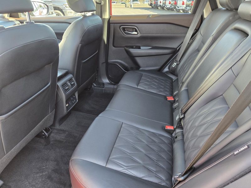 Used 2022 Nissan Rogue FWD Platinum