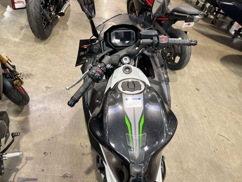 Used 2022 Kawasaki Ninja 650 Base Image 15
