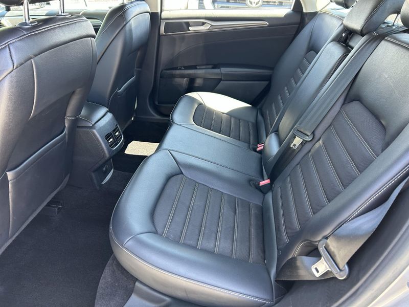 Used 2017 Ford Fusion SEImage 14