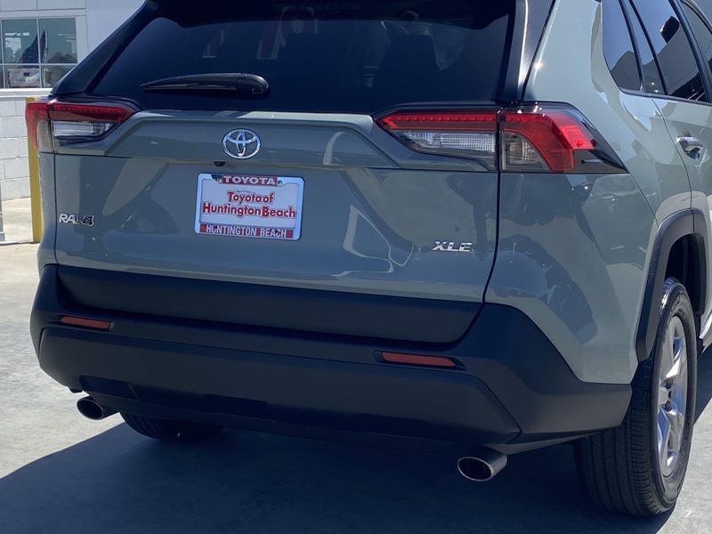2023 Toyota RAV4 XLEImage 5