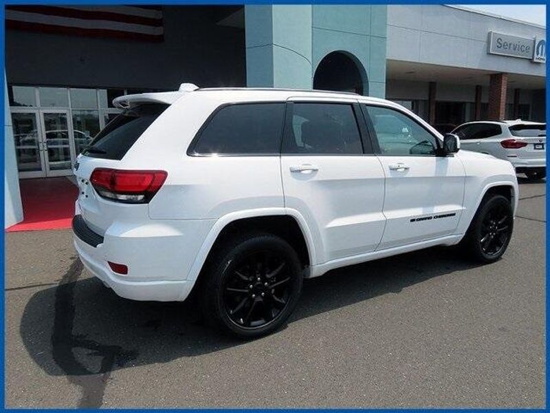 Used 2022 Jeep Grand Cherokee WK Laredo XImage 7