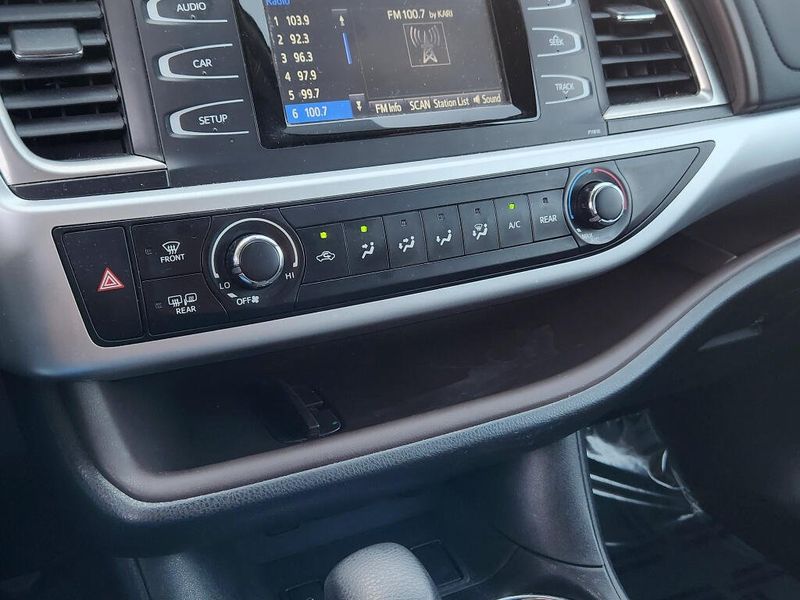 Used 2019 Toyota Highlander LE