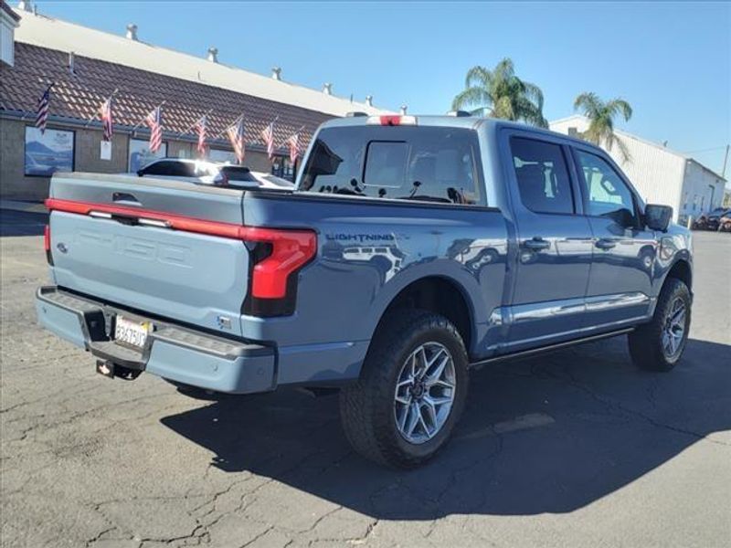 2023 Ford F-150 Lightning LariatImage 25