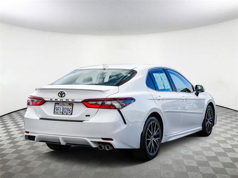 2023 Toyota Camry SEImage 8