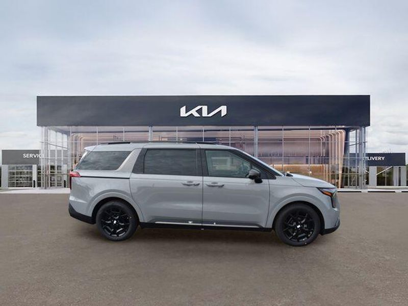New 2026 Kia Carnival SX PrestigeImage 2