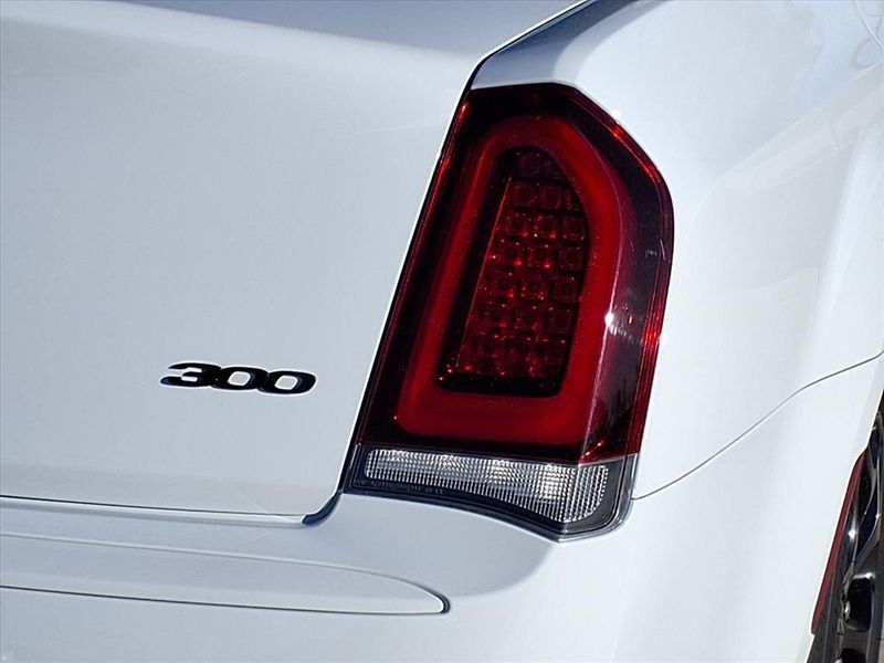 Used 2023 Chrysler 300 TouringImage 8