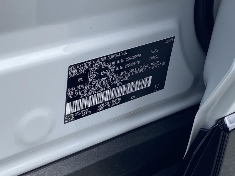 New 2025 Toyota RAV4 Hybrid XSEImage 20
