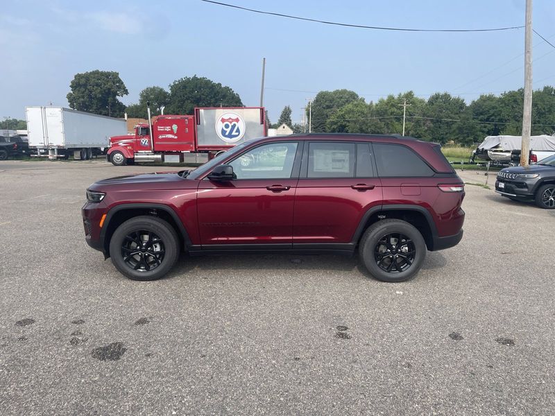 2024 Jeep Grand Cherokee Altitude X 4x4Image 5