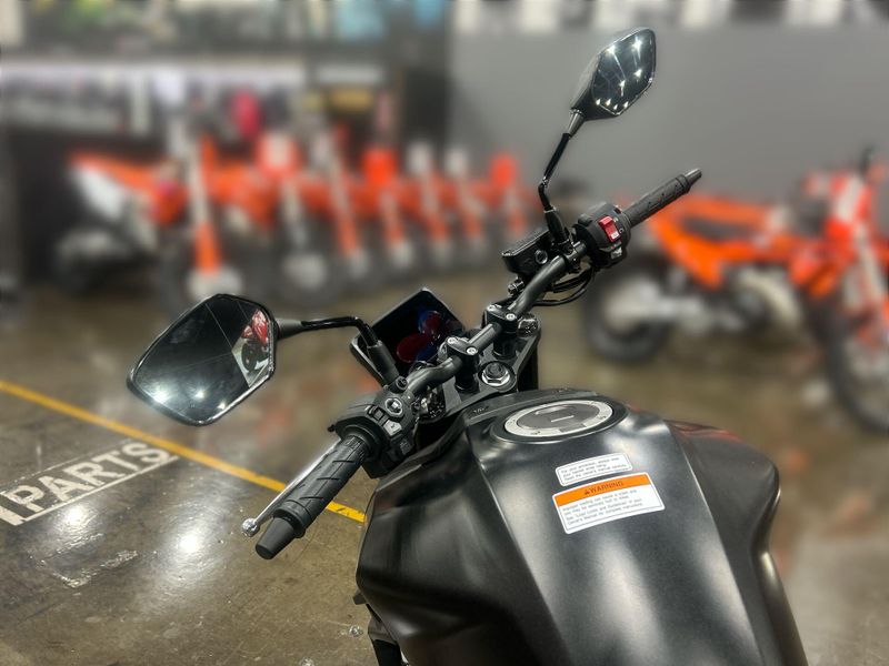 New 2025 Honda CB750 HORNET Image 10