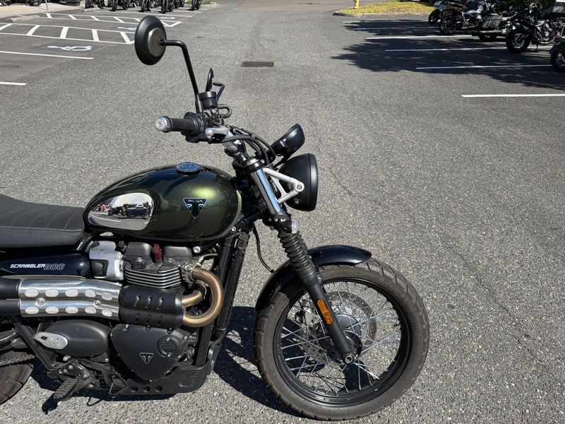 2023 Triumph Scrambler 900 - BROOKLANDS GREEN 