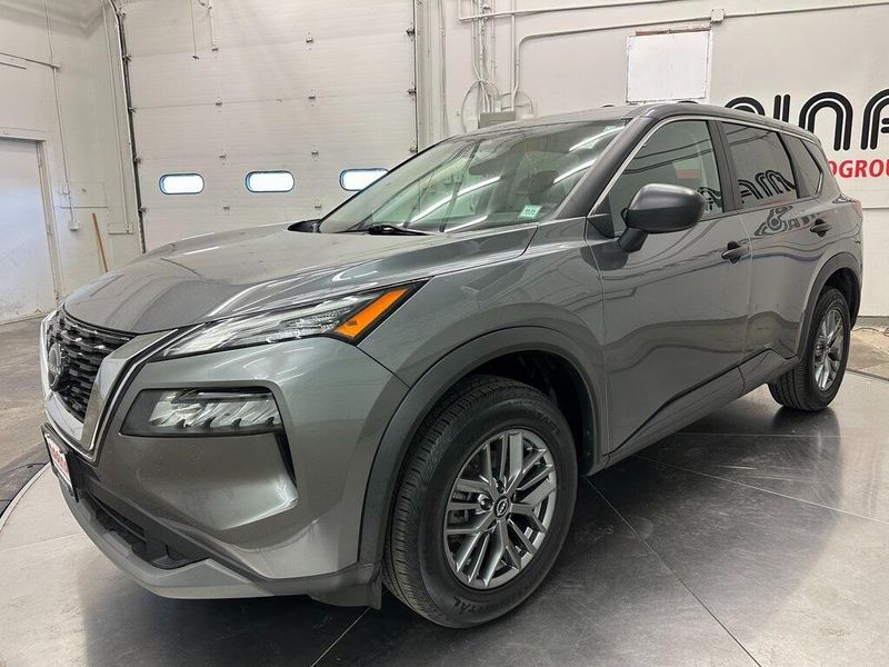 2022 Nissan Rogue SImage 10
