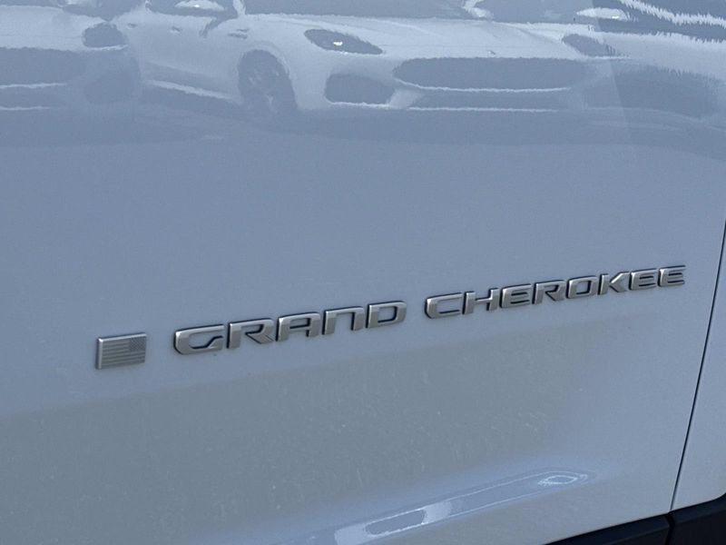 New 2026 Jeep Grand Cherokee Laredo X 4x2