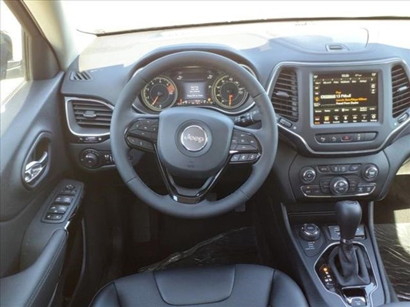 2023 Jeep Cherokee Altitude in a Sting-Gray Clear Coat exterior color and Blackinterior. Perris Valley Auto Center 951-657-6100 perrisvalleyautocenter.com 