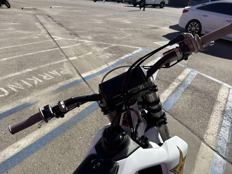 New 2025 Husqvarna FC 450 FACTORY EDITION Image 12