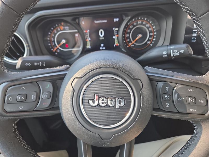 2025 Jeep Gladiator Sport photo 13