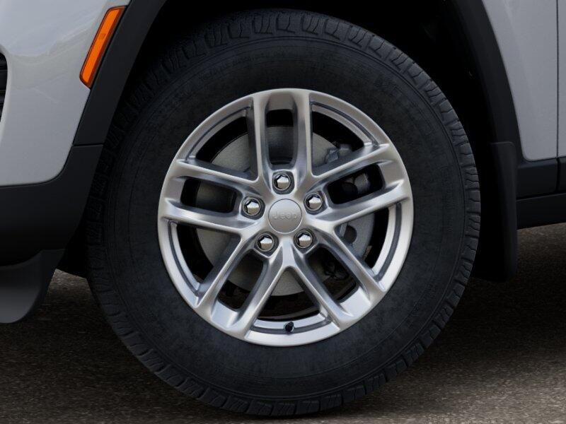 New 2025 Jeep Grand Cherokee Laredo X 4x4Image 8