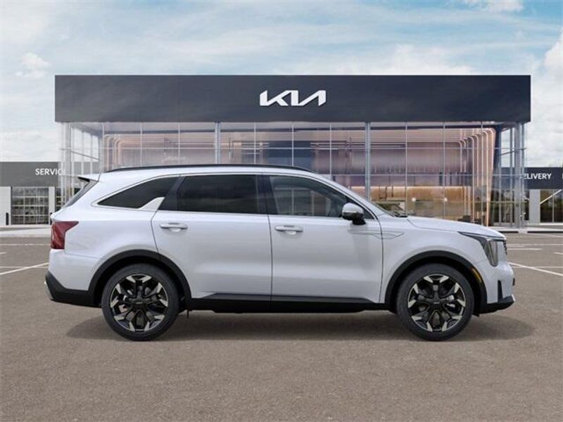 New 2026 Kia Sorento SXImage 7