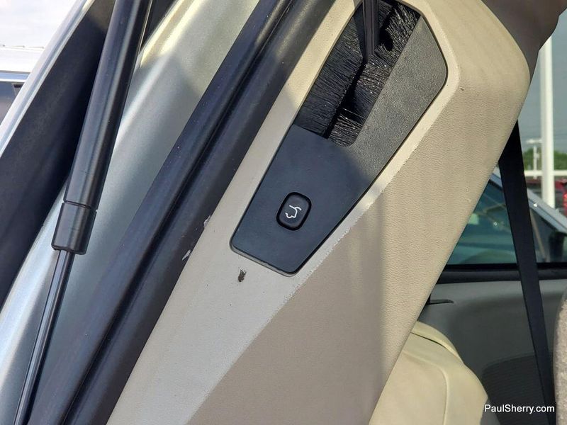 Used 2012 Dodge Grand Caravan SXTImage 15