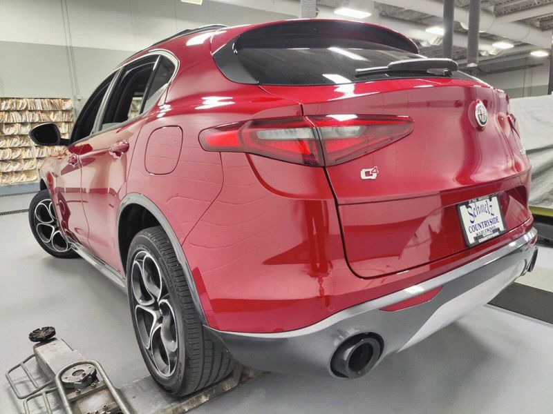 2022 Alfa Romeo Stelvio Ti Premium AWD w/Sunroof/NavImage 13